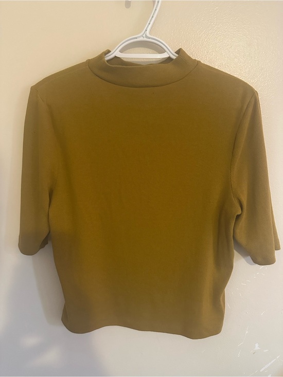 Express Tops - EXPRESS Women's Mock Neck Short Sleeve Top - Olive